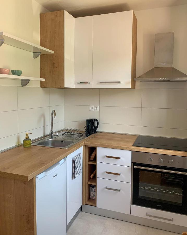 Apartman Mare Blace Esterno foto