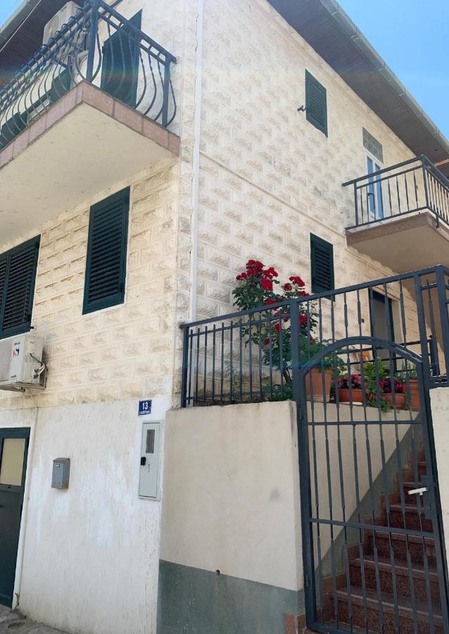 Apartman Mare Blace Esterno foto